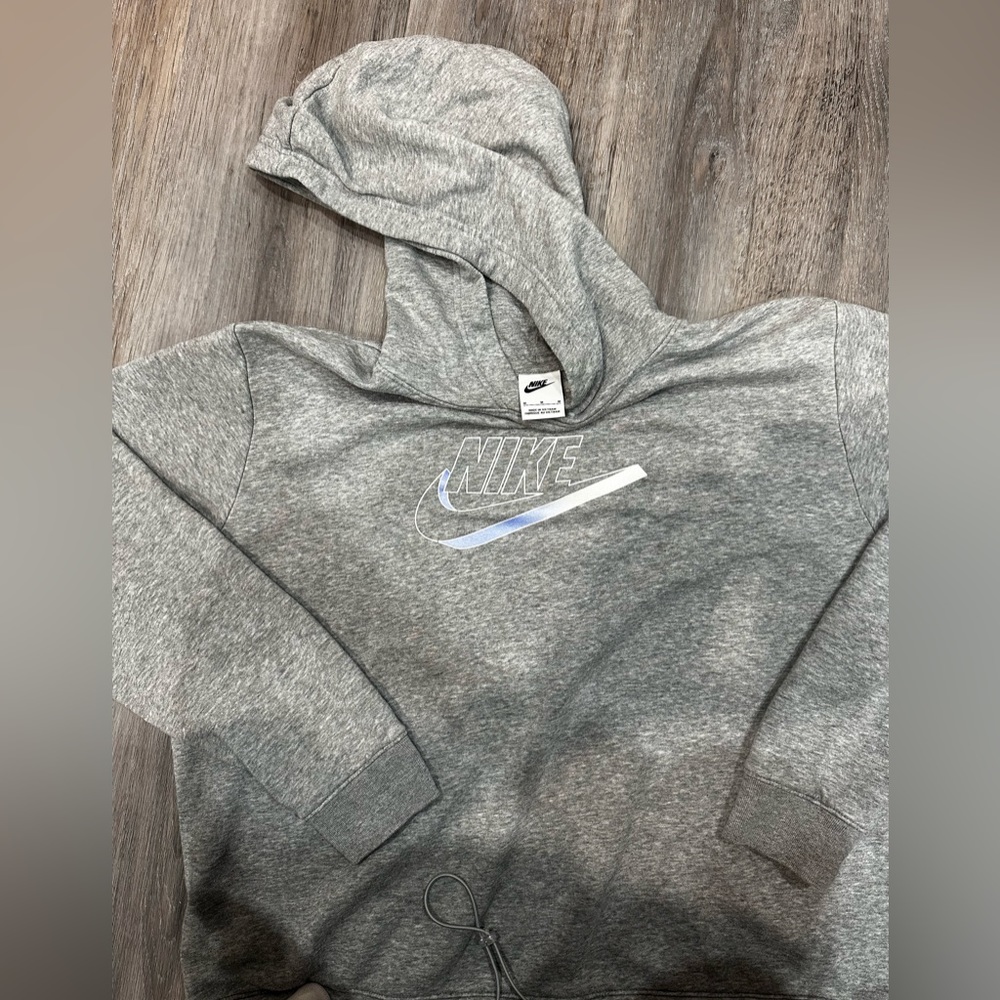 Women’s Nike crop hoodie - Picture 2 of 3